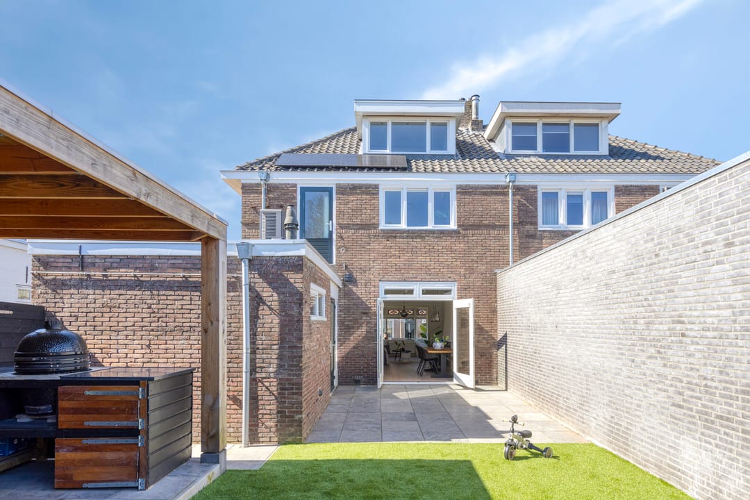 Charming 1930s semi-detached home with A+ energy label and five bedrooms in Vught — 38
