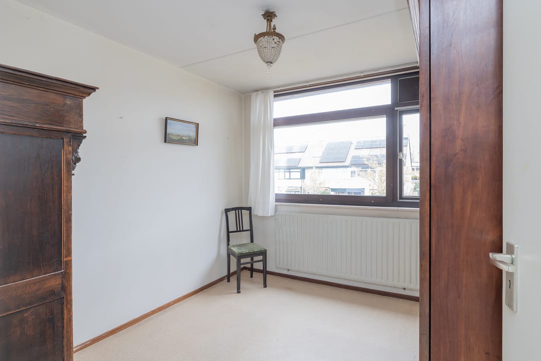 Family home with sunny southwest garden and garage in child-friendly Bennebroek — 23