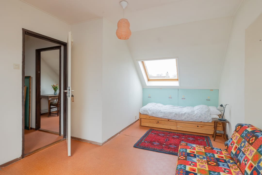 Family home with sunny southwest garden and garage in child-friendly Bennebroek — 37