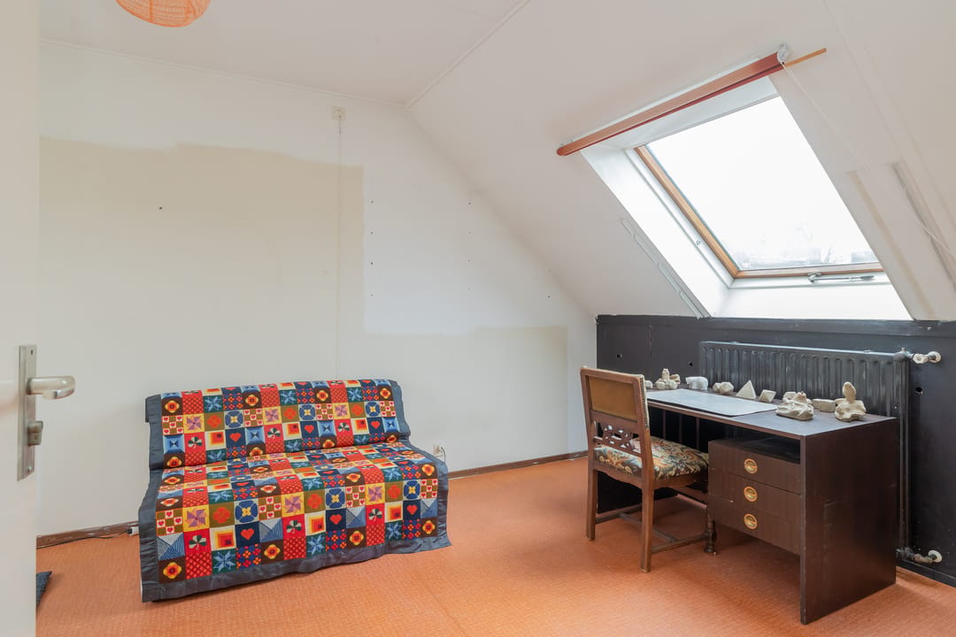Family home with sunny southwest garden and garage in child-friendly Bennebroek — 38