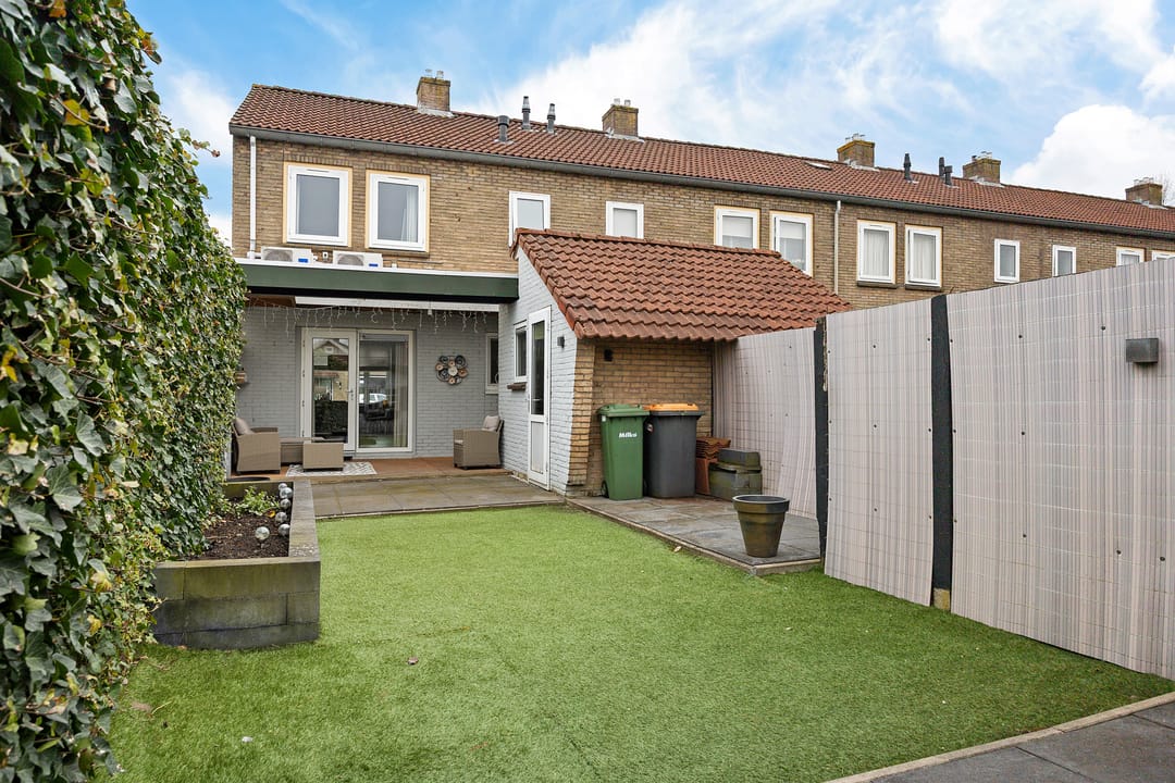 Foto 43 van Wethouder Voogdgeertstraat 66