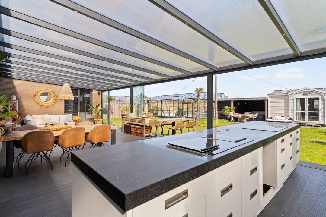 Luxurious New Villa with Pool and Tiny House near Flower Bulb Fields — 26