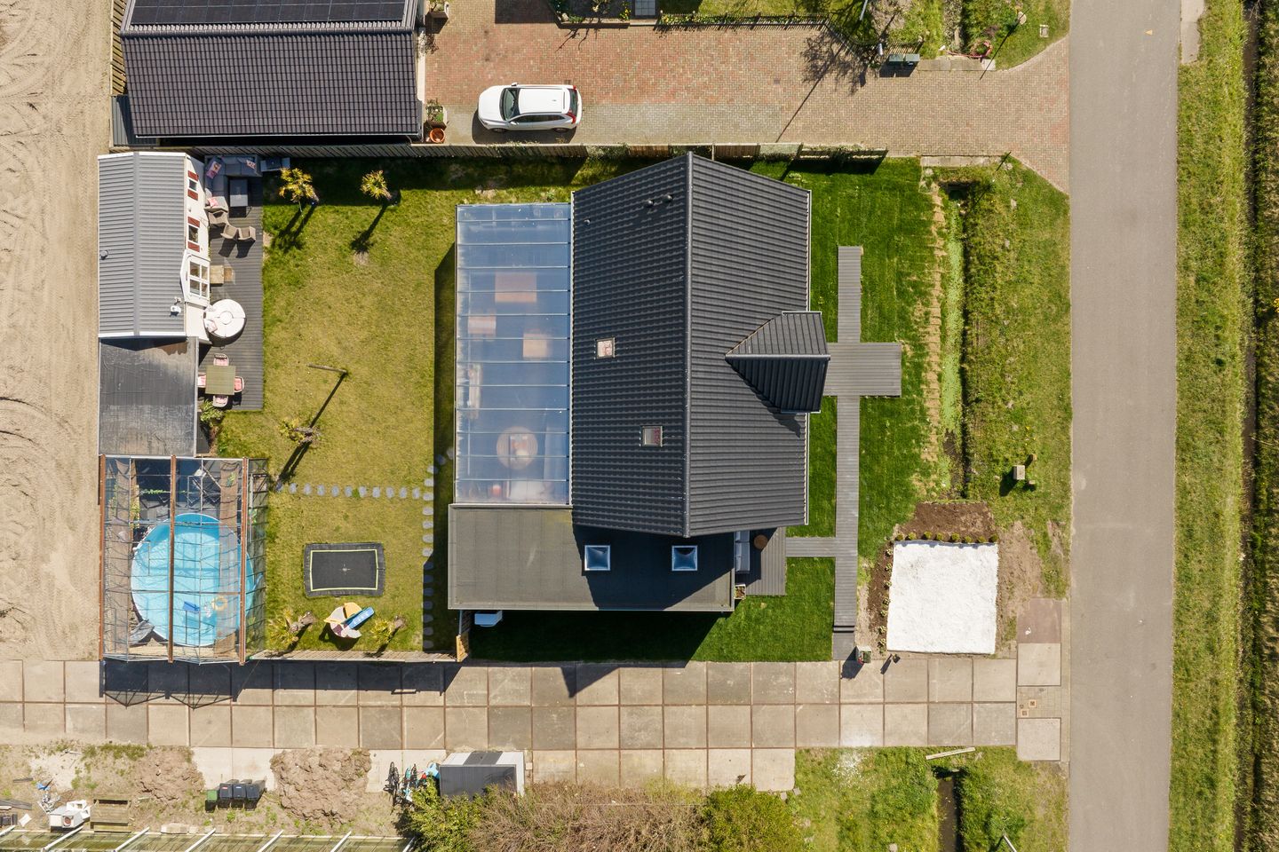 Luxurious New Villa with Pool and Tiny House near Flower Bulb Fields — 34