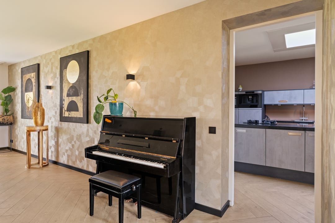 Luxurious New Villa with Pool and Tiny House near Flower Bulb Fields — 16
