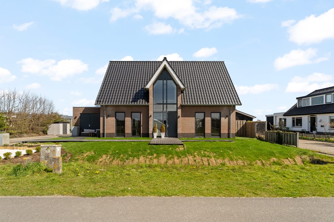 Luxurious New Villa with Pool and Tiny House near Flower Bulb Fields — 56