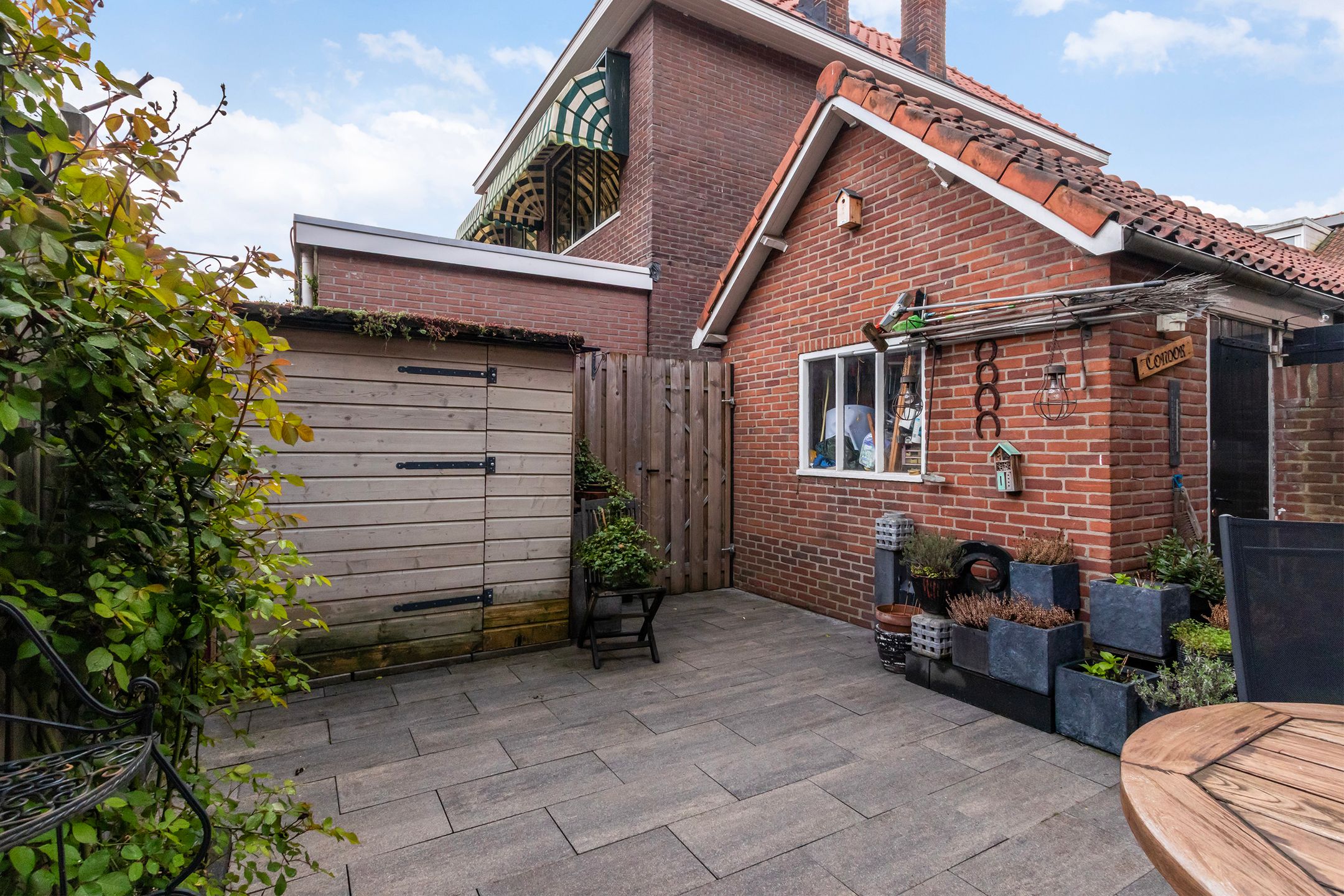 Spacious Modernized 1930s Bay Window Home with Southeast Facing Garden — 30