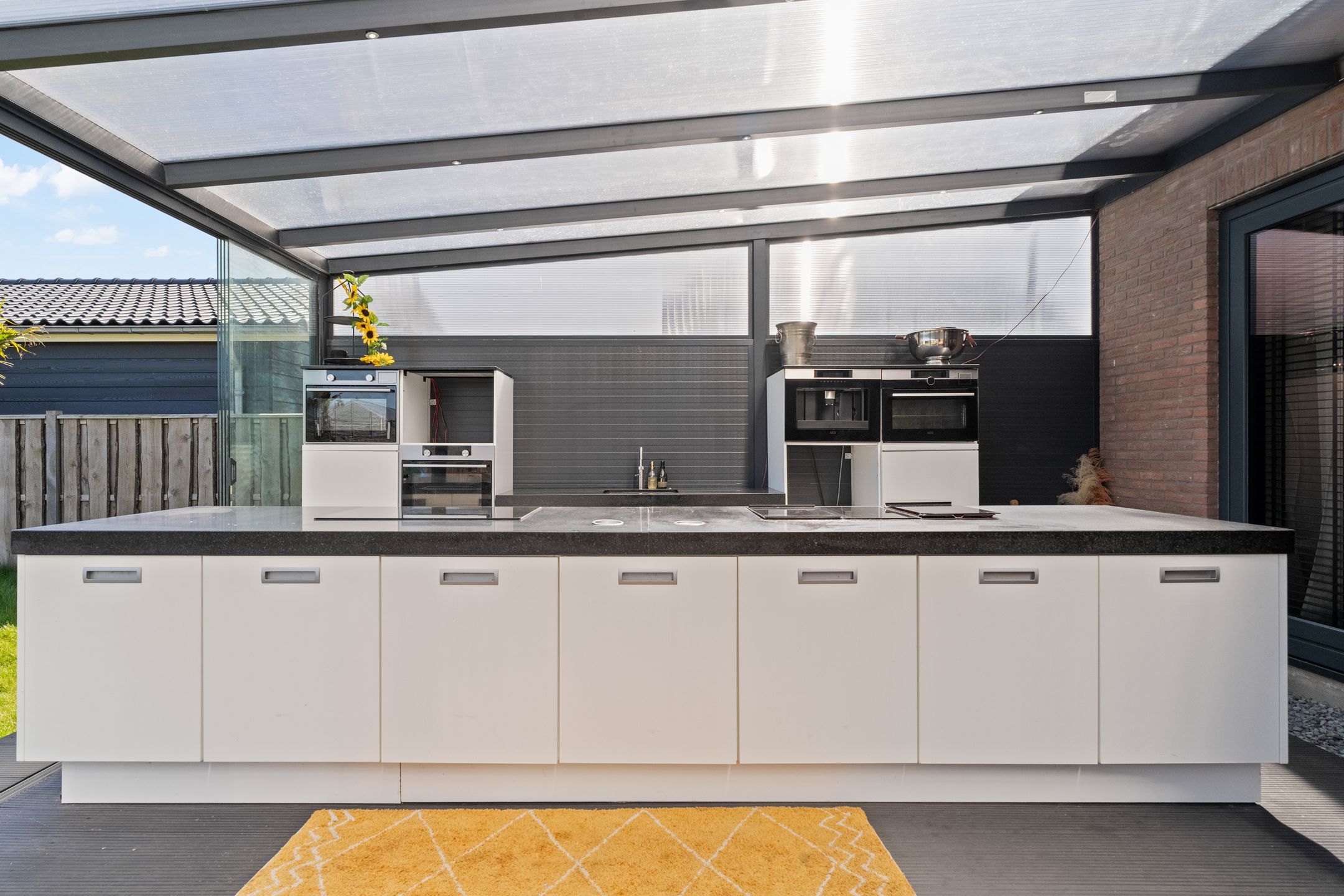 Luxurious New Villa with Pool and Tiny House near Flower Bulb Fields — 27