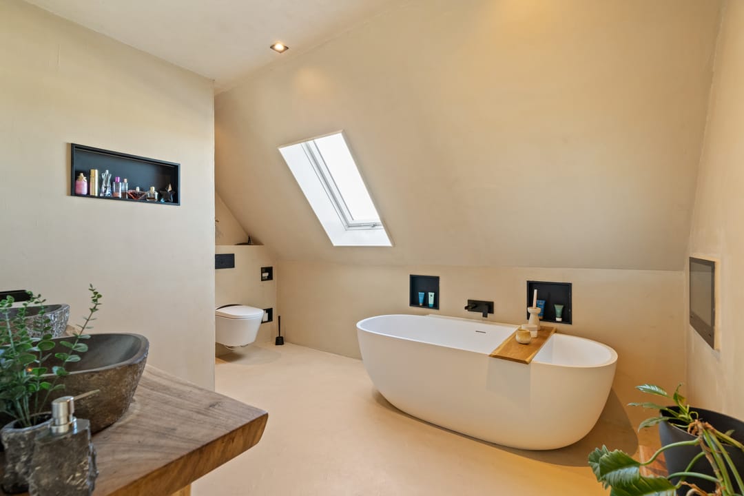Luxurious New Villa with Pool and Tiny House near Flower Bulb Fields — 41