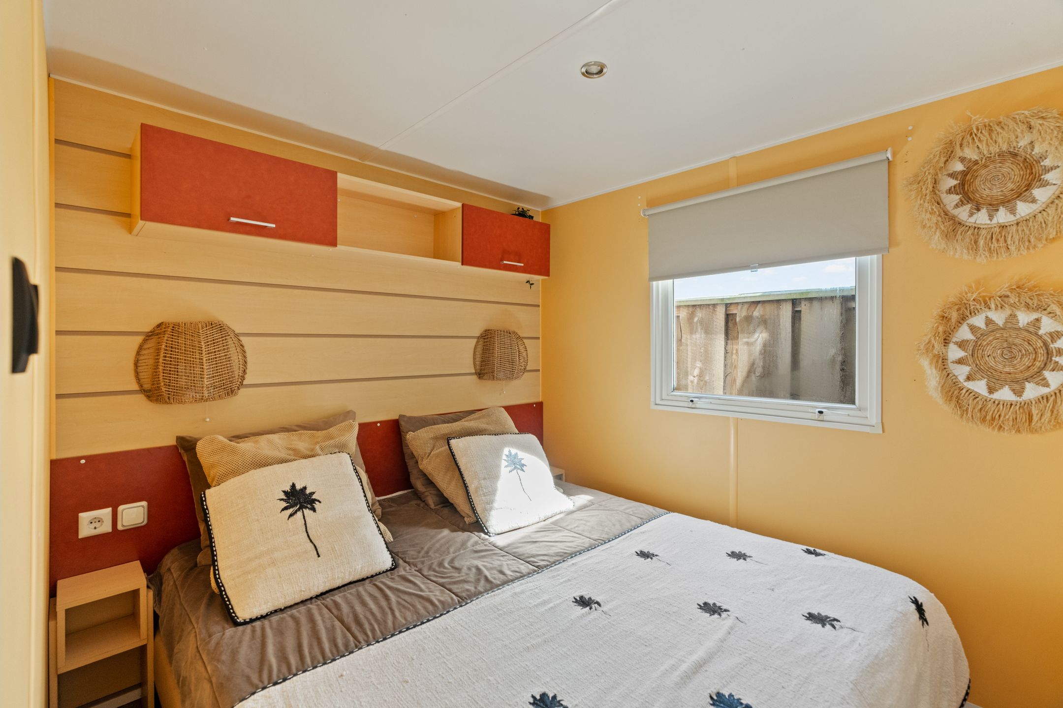 Luxurious New Villa with Pool and Tiny House near Flower Bulb Fields — 54