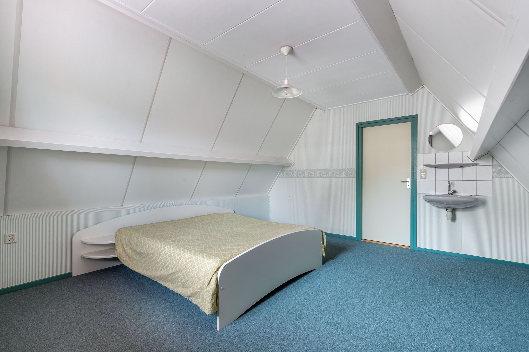 Photo 39 of Henric de Cranestraat 12-A