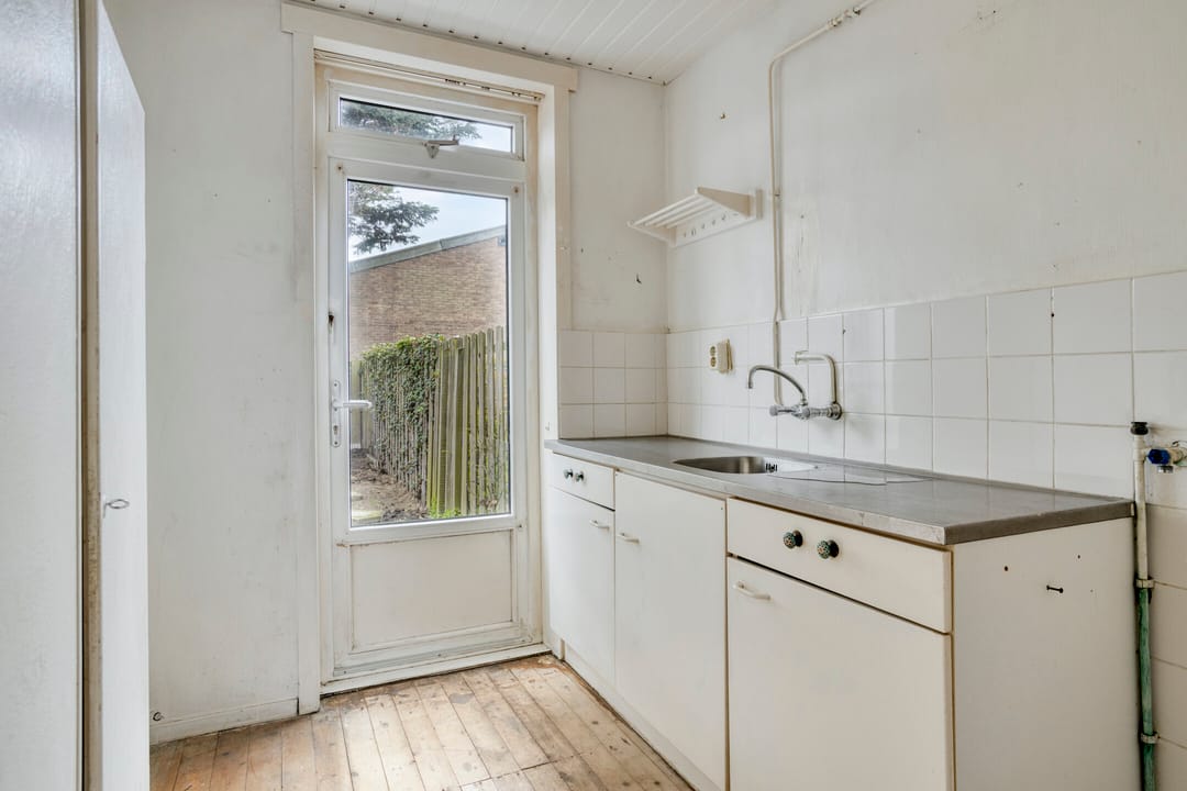 Photo 8 of Burgemeester Rothestraat 22