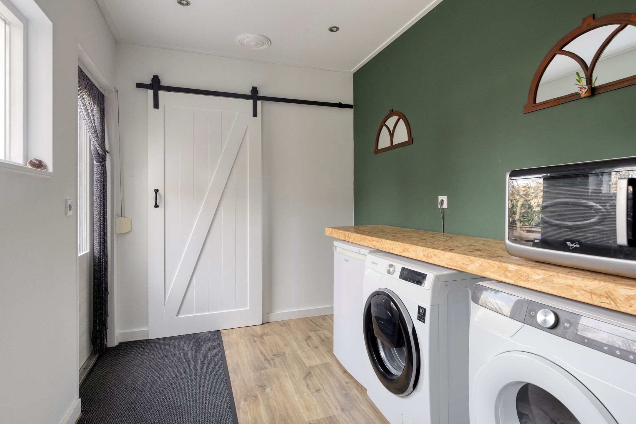 Spacious corner home with four bedrooms in Sommelsdijk center — 18