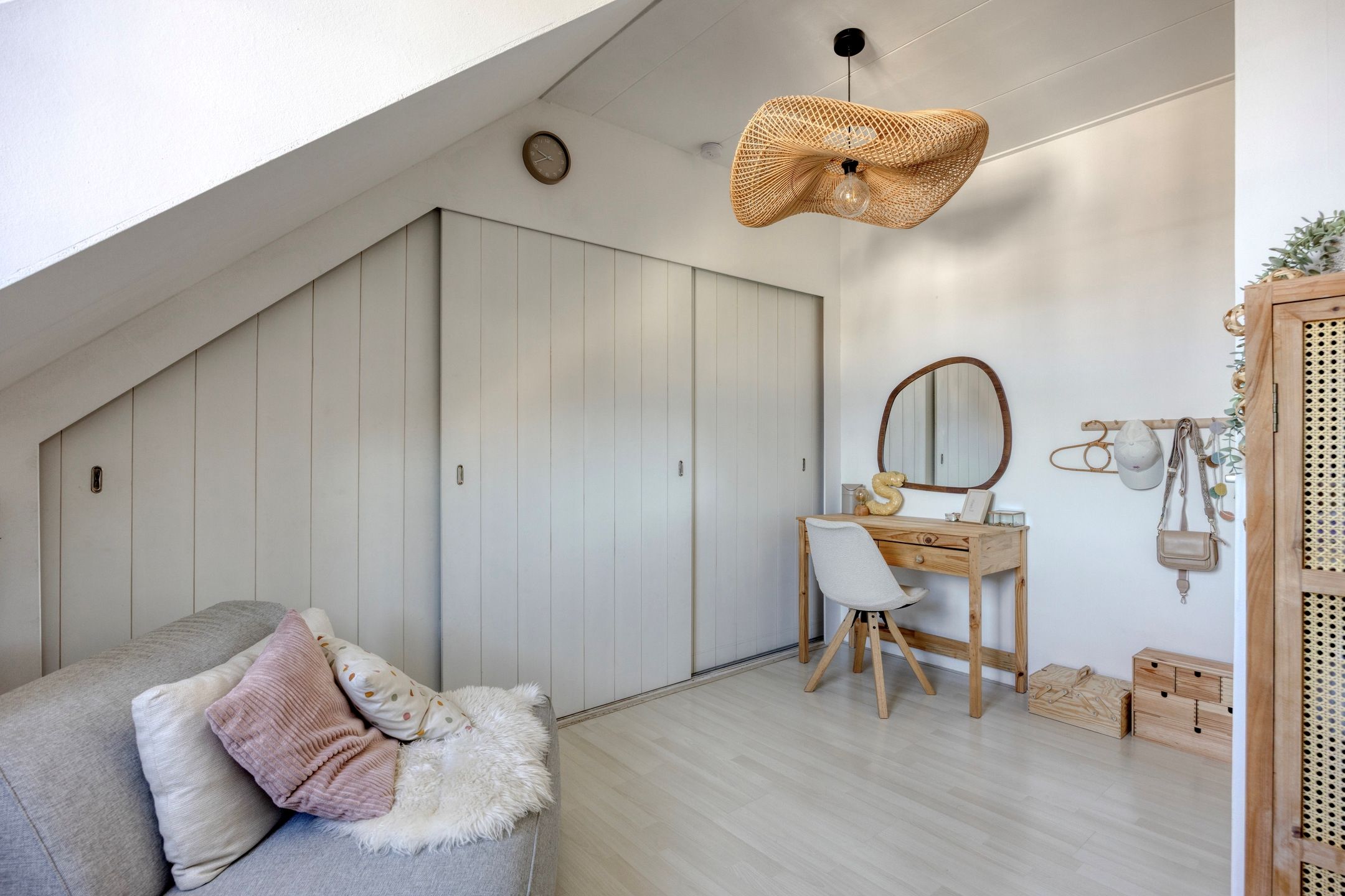 Modern family home with 5 bedrooms and plenty of living space — 24