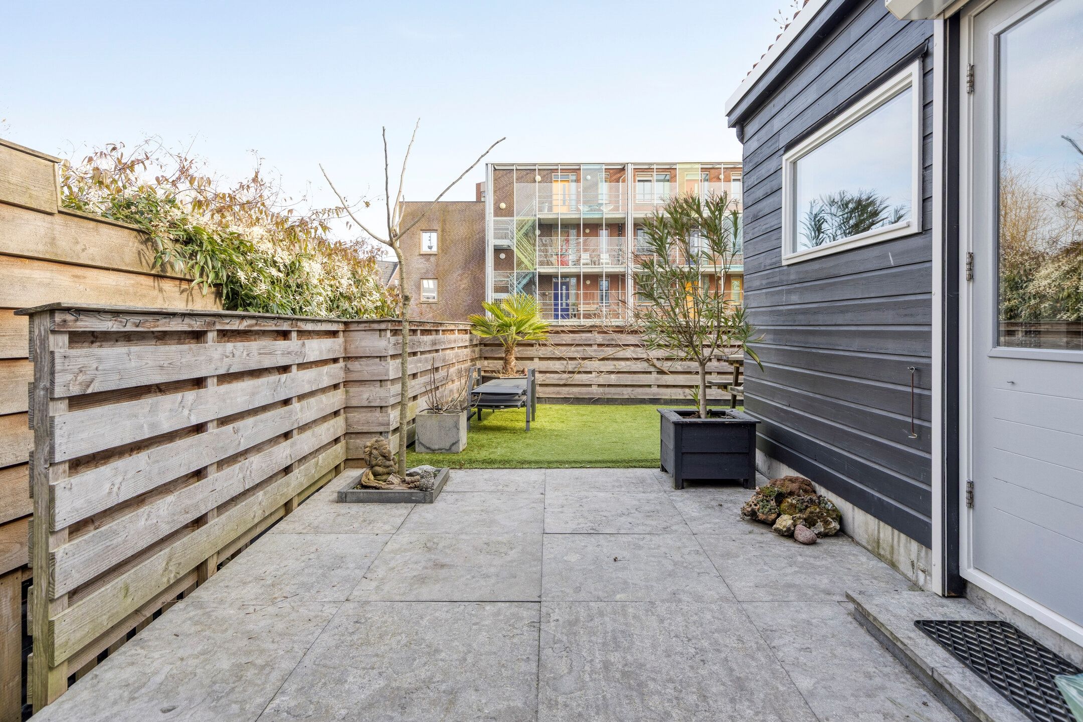 Spacious corner home with four bedrooms in Sommelsdijk center — 30