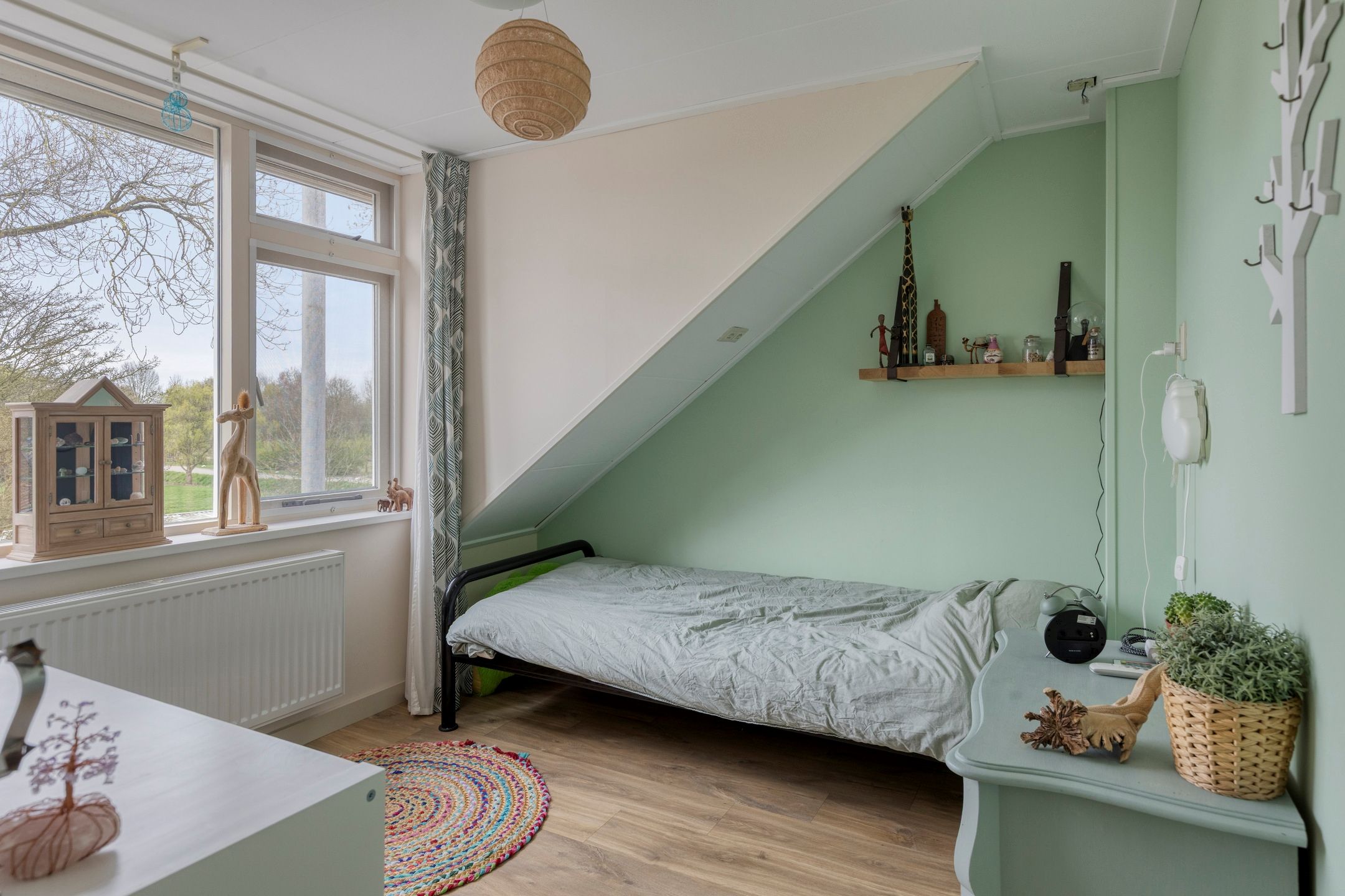 Spacious corner home with four bedrooms in Sommelsdijk center — 24