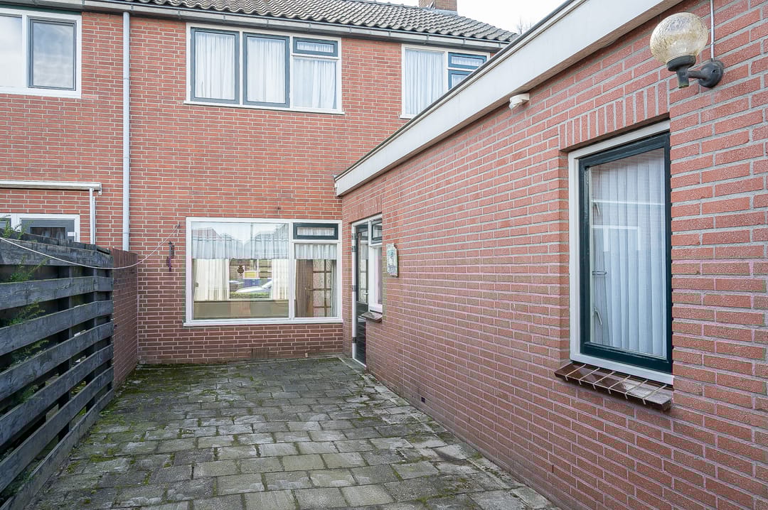 Photo 38 of Dwarsstraat 10