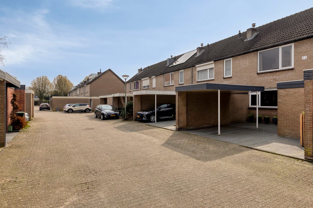 Photo 31 of Staringstraat 61