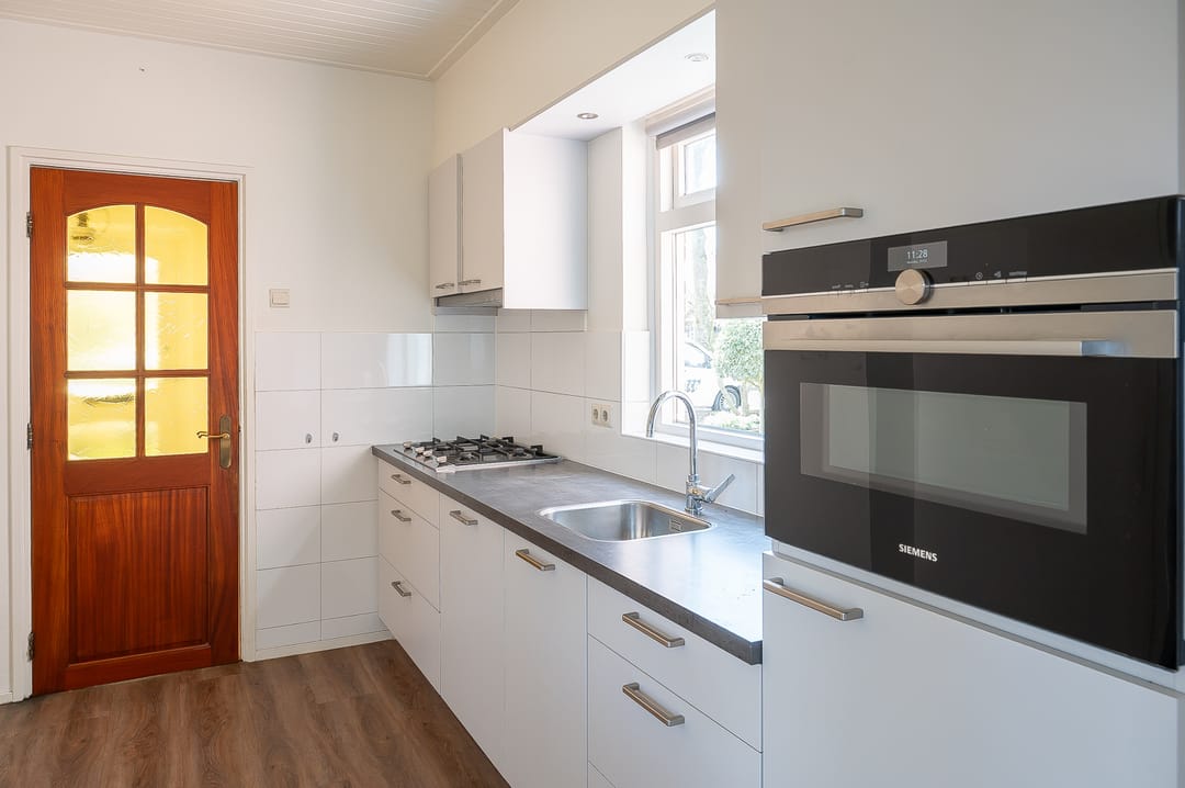 Photo 11 of Dwarsstraat 10