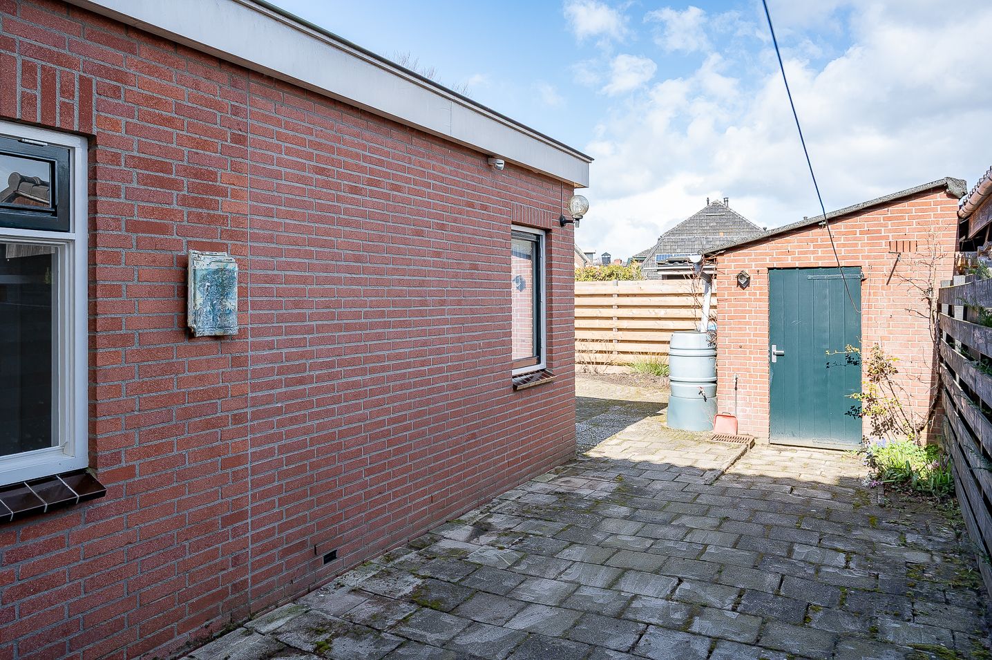 Photo 39 of Dwarsstraat 10