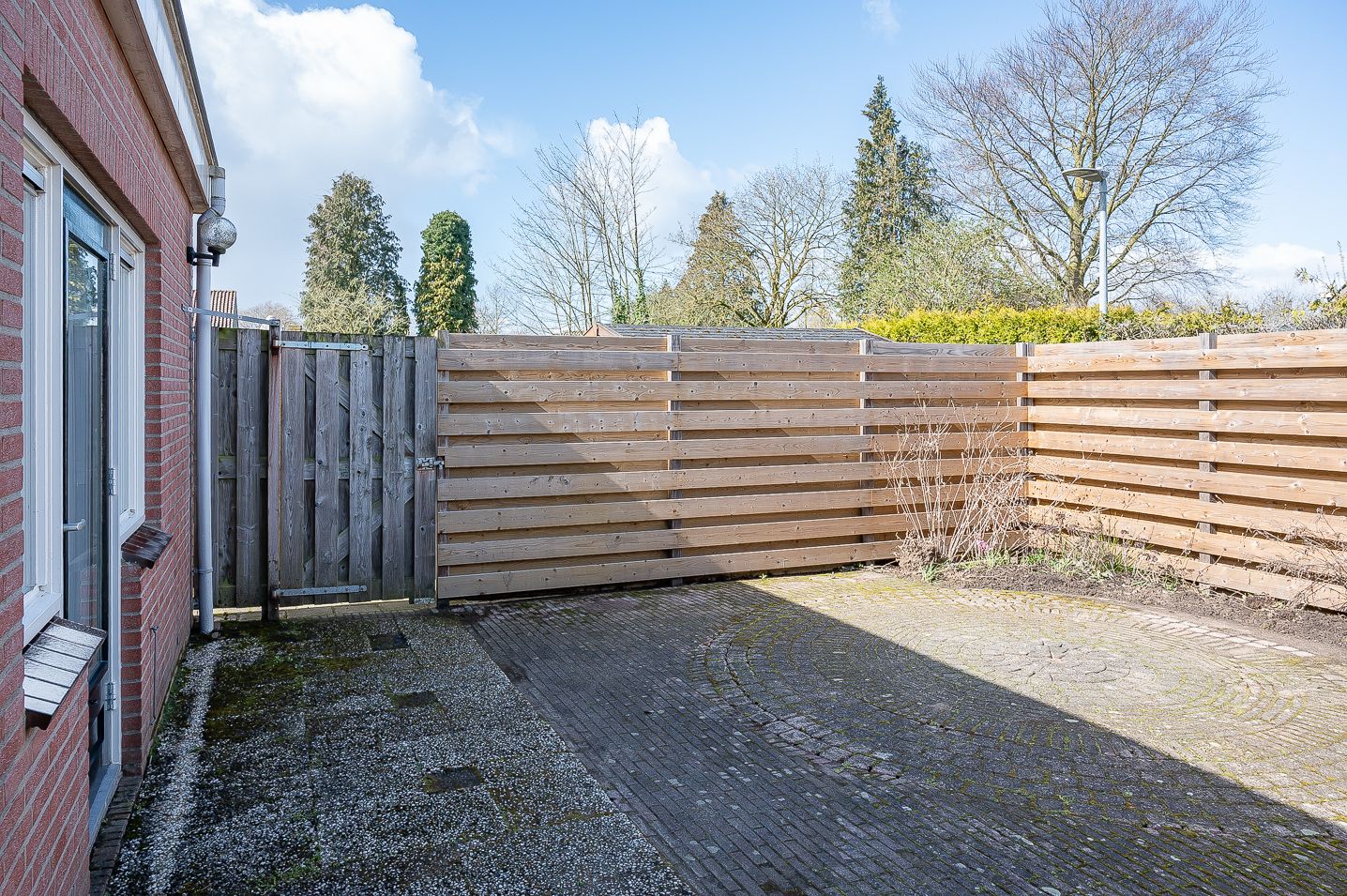 Photo 44 of Dwarsstraat 10