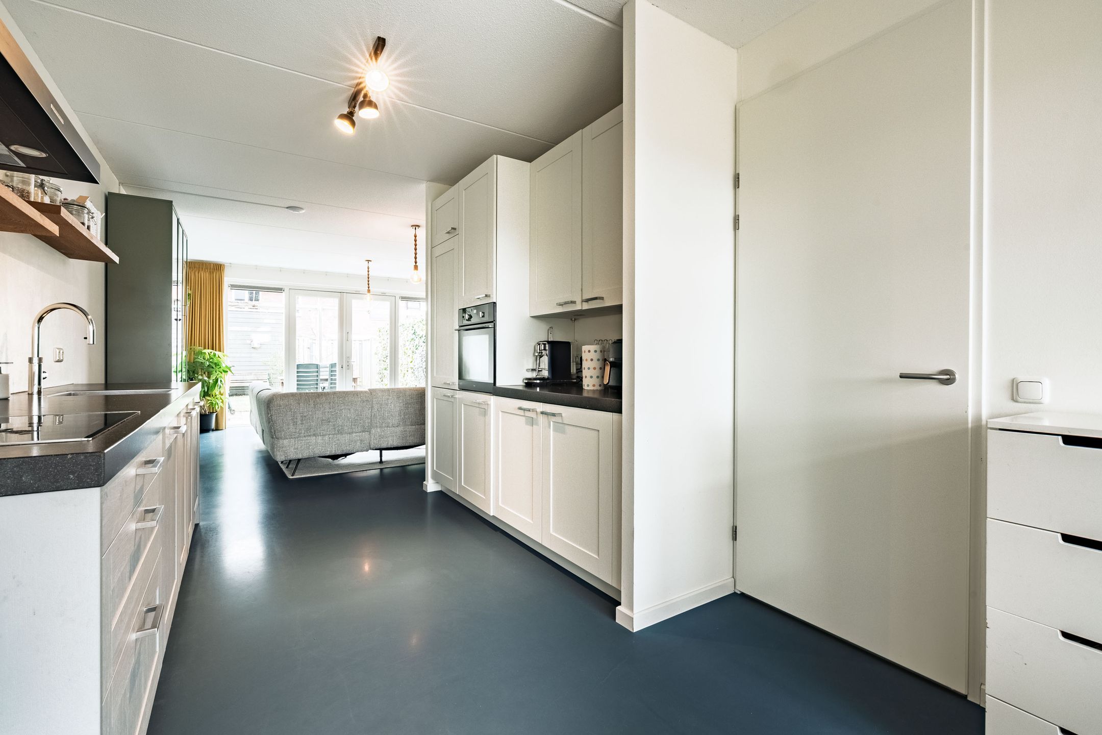 Photo 12 of Voorburglaan 44