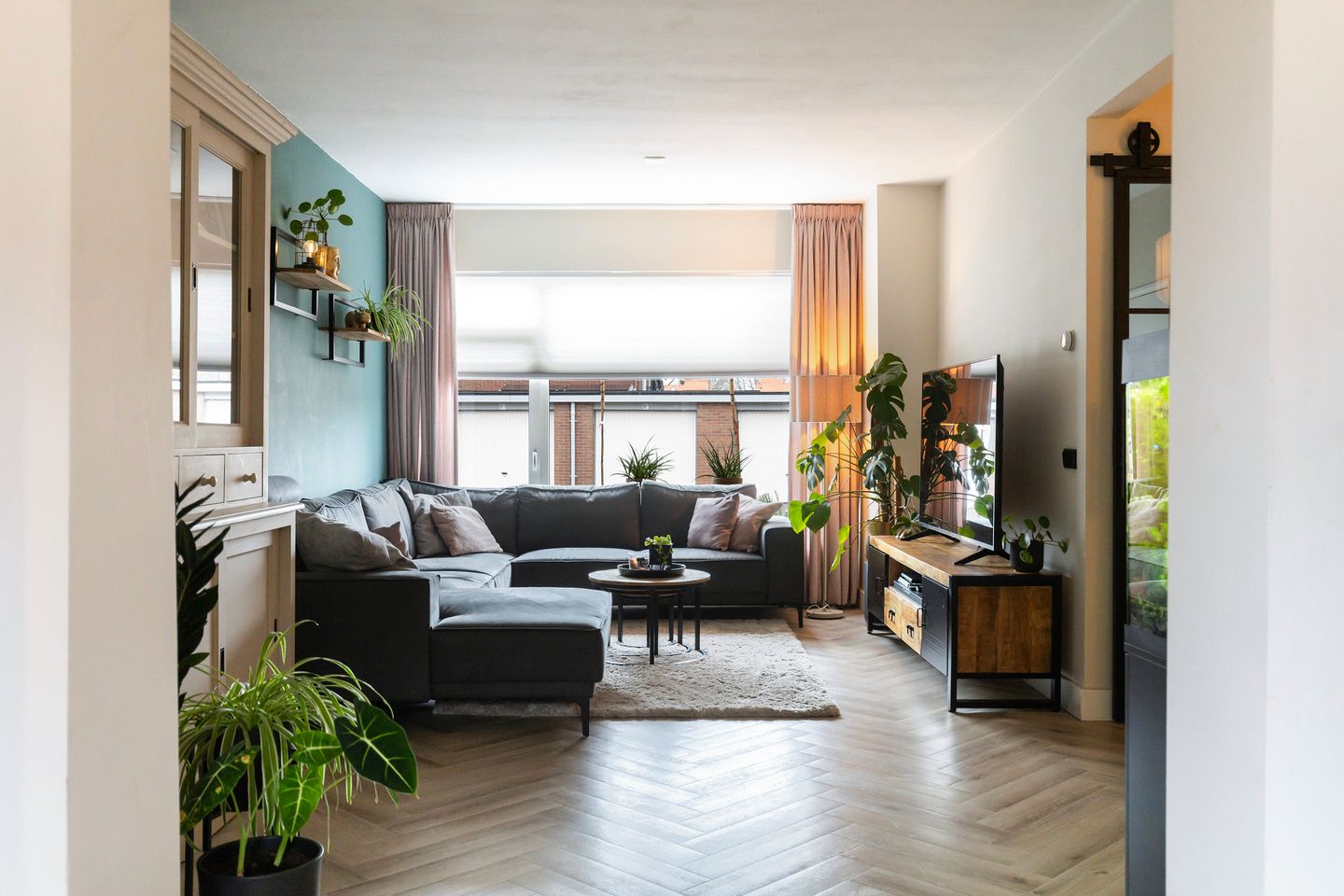 Foto 14 van J.D. van der Waalsstraat 23