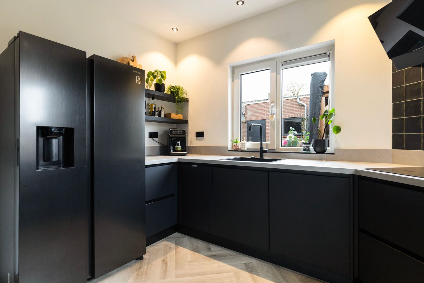 Foto 20 van J.D. van der Waalsstraat 23