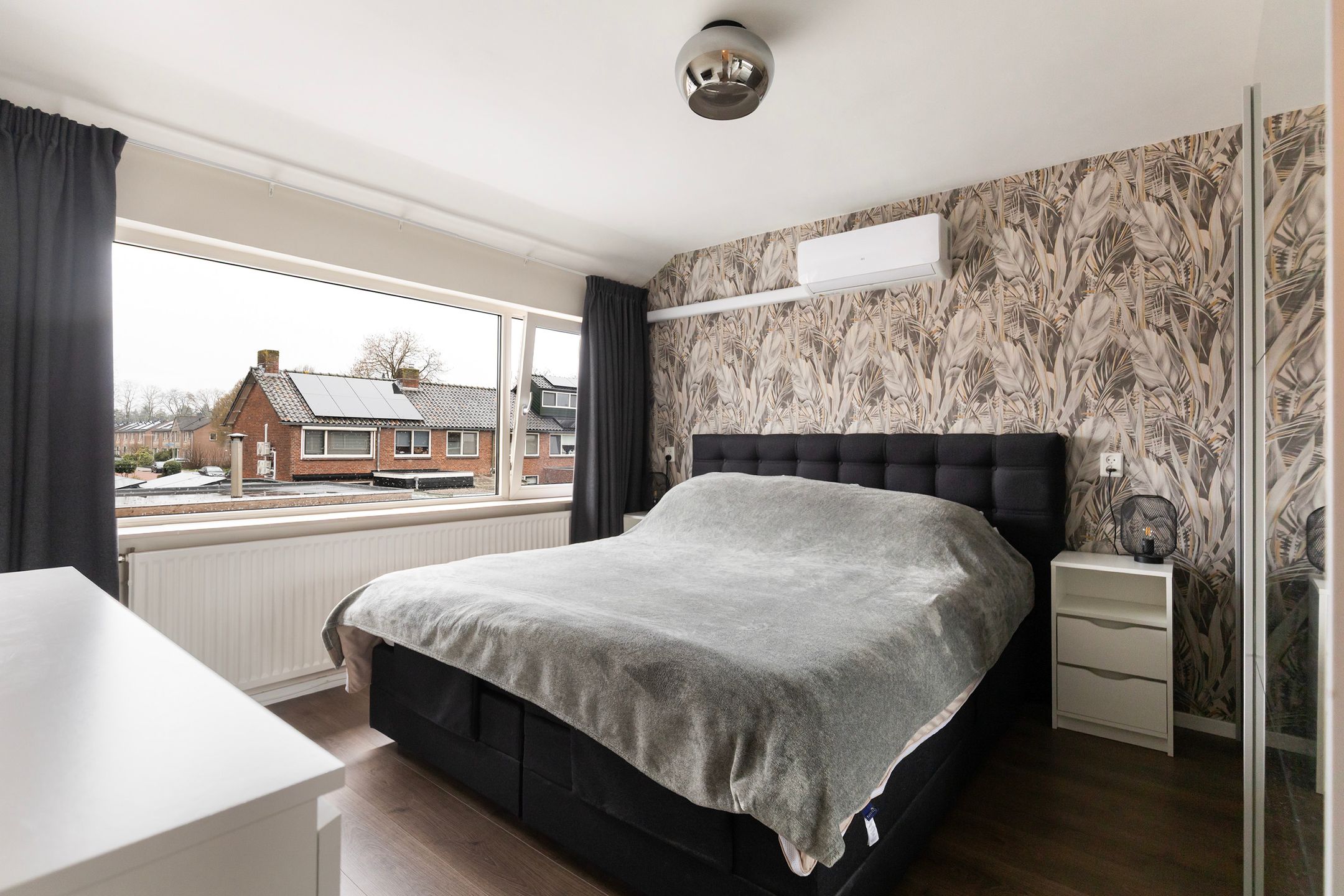 Foto 33 van J.D. van der Waalsstraat 23