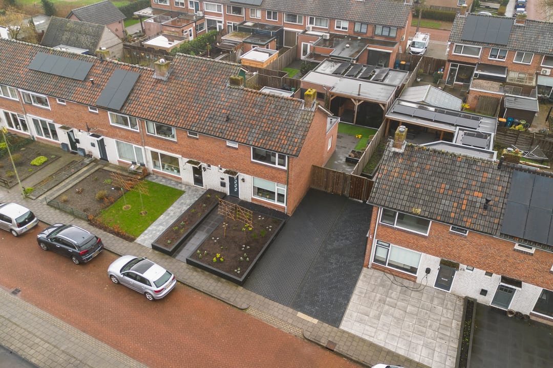 Foto 38 van J.D. van der Waalsstraat 23