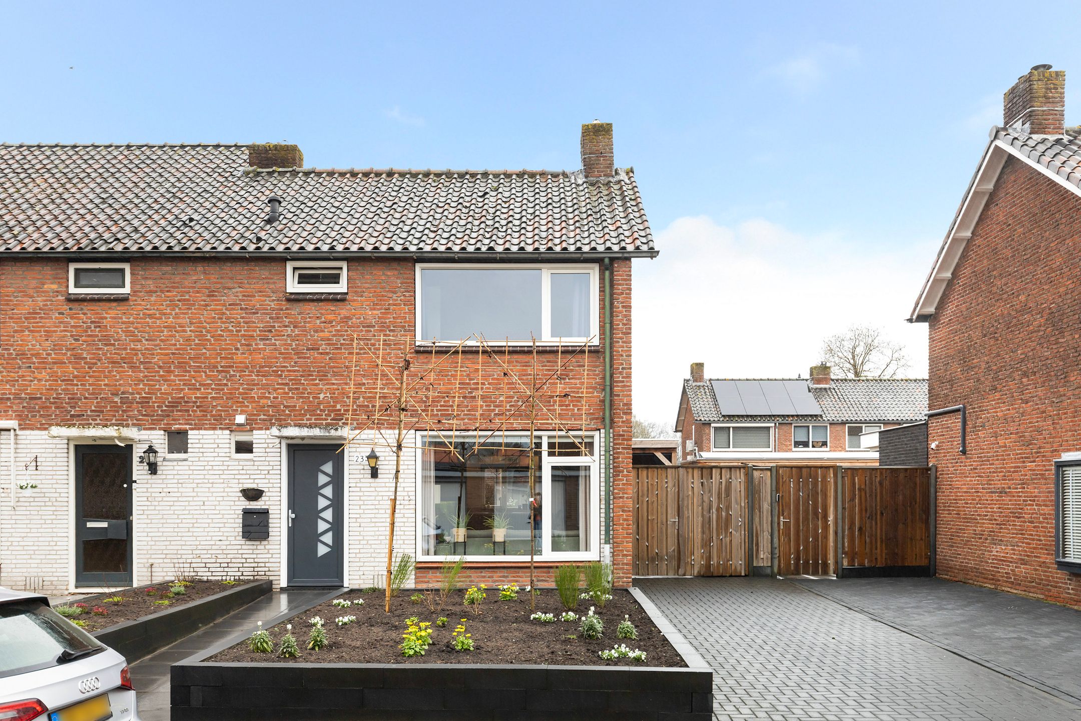 Foto 6 van J.D. van der Waalsstraat 23