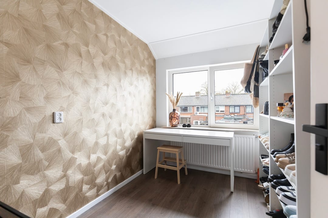 Foto 32 van J.D. van der Waalsstraat 23