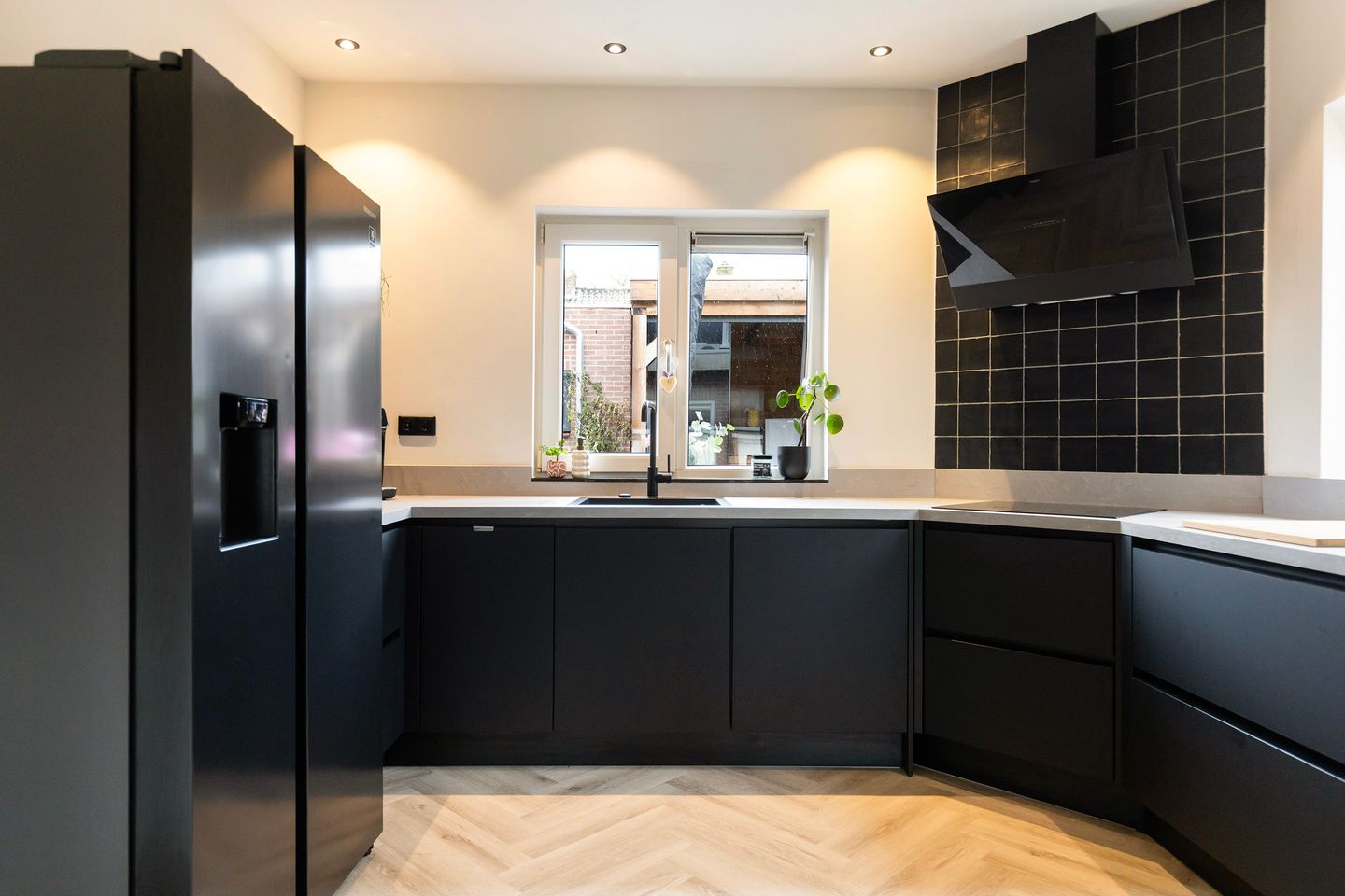 Foto 19 van J.D. van der Waalsstraat 23