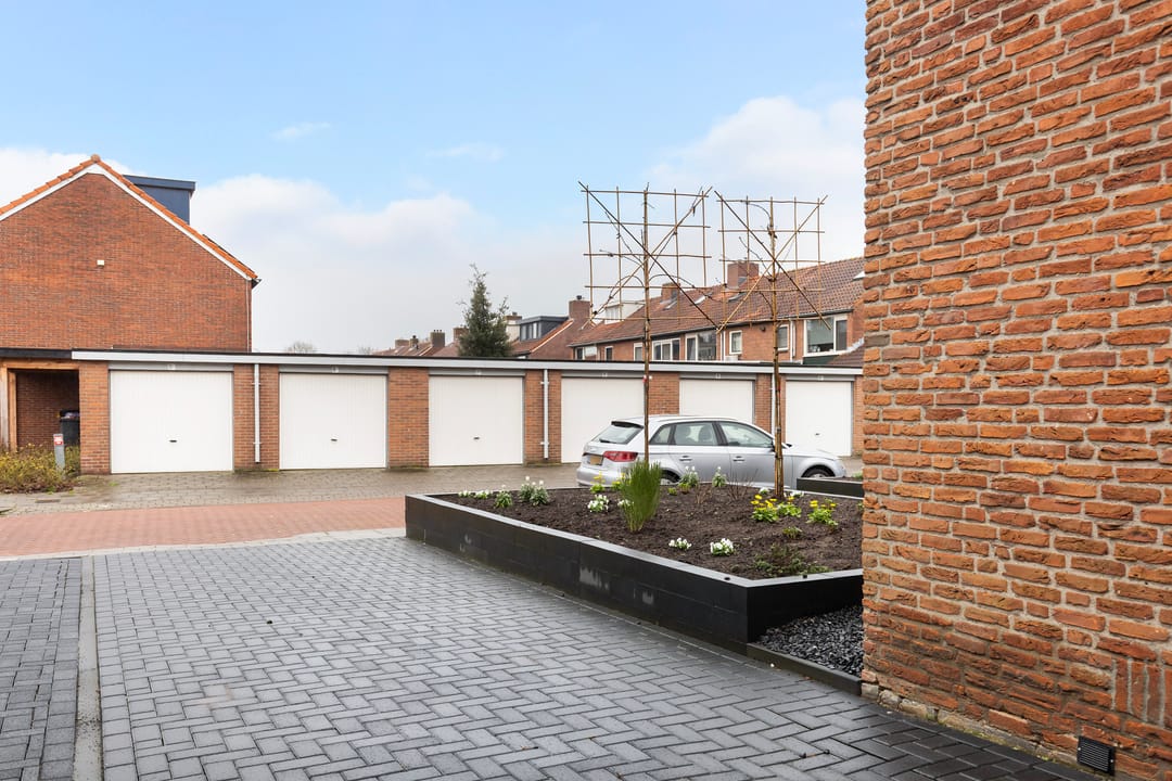 Foto 8 van J.D. van der Waalsstraat 23