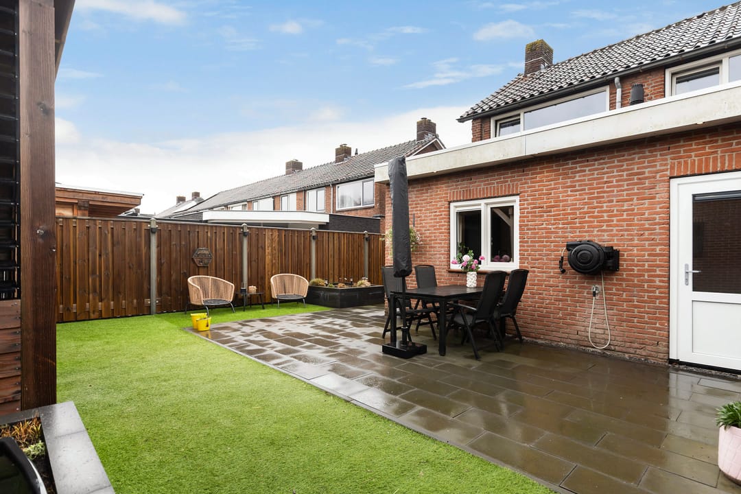 Foto 22 van J.D. van der Waalsstraat 23