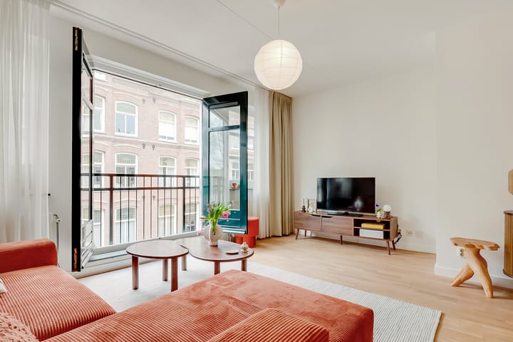 Photo 3 of Eerste Boerhaavestraat 6-D