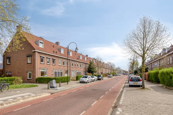 Photo 2 of Petrus Dondersstraat 151