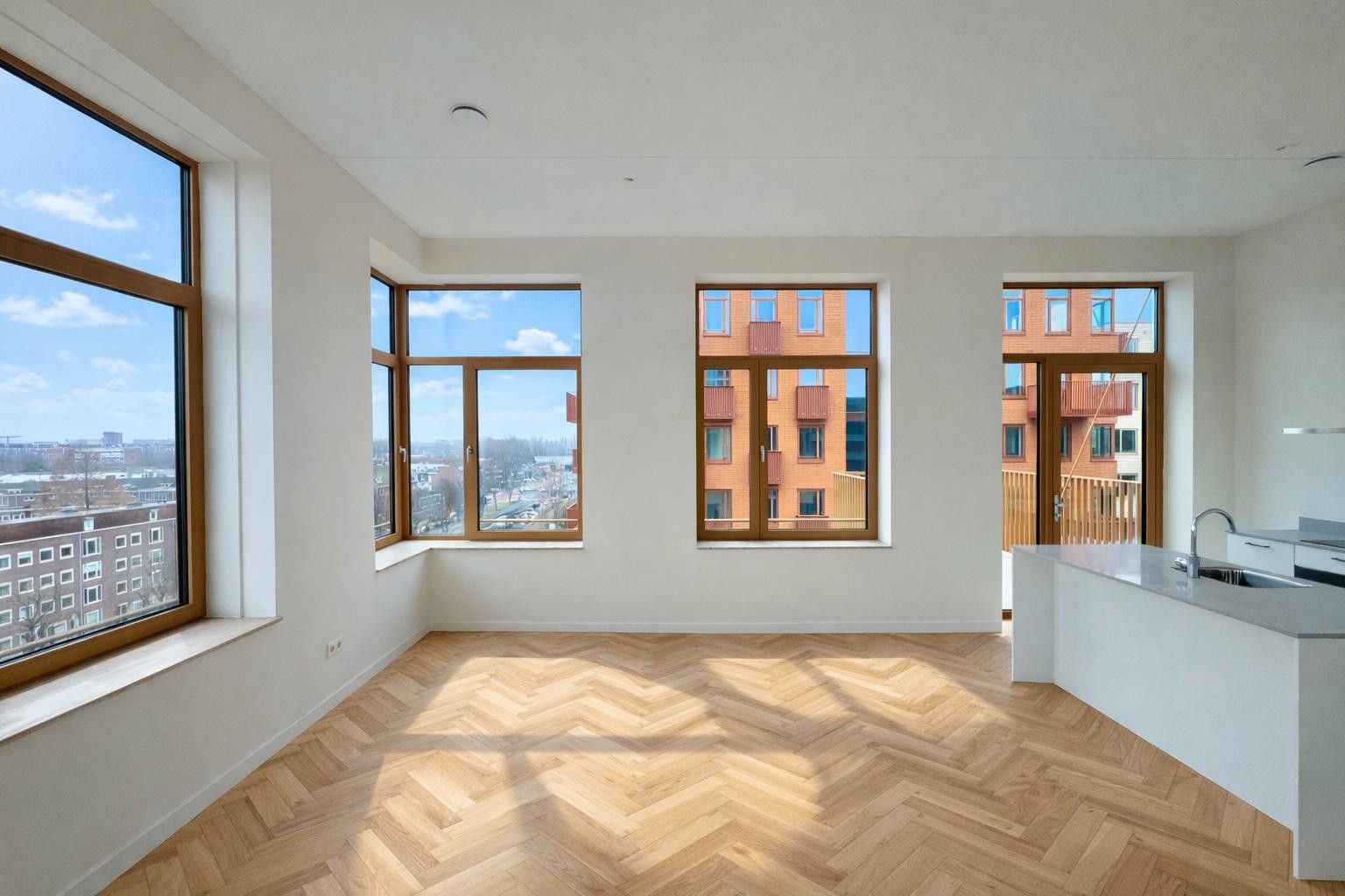 Haarlemmerweg 1444 Amsterdam is te huur.