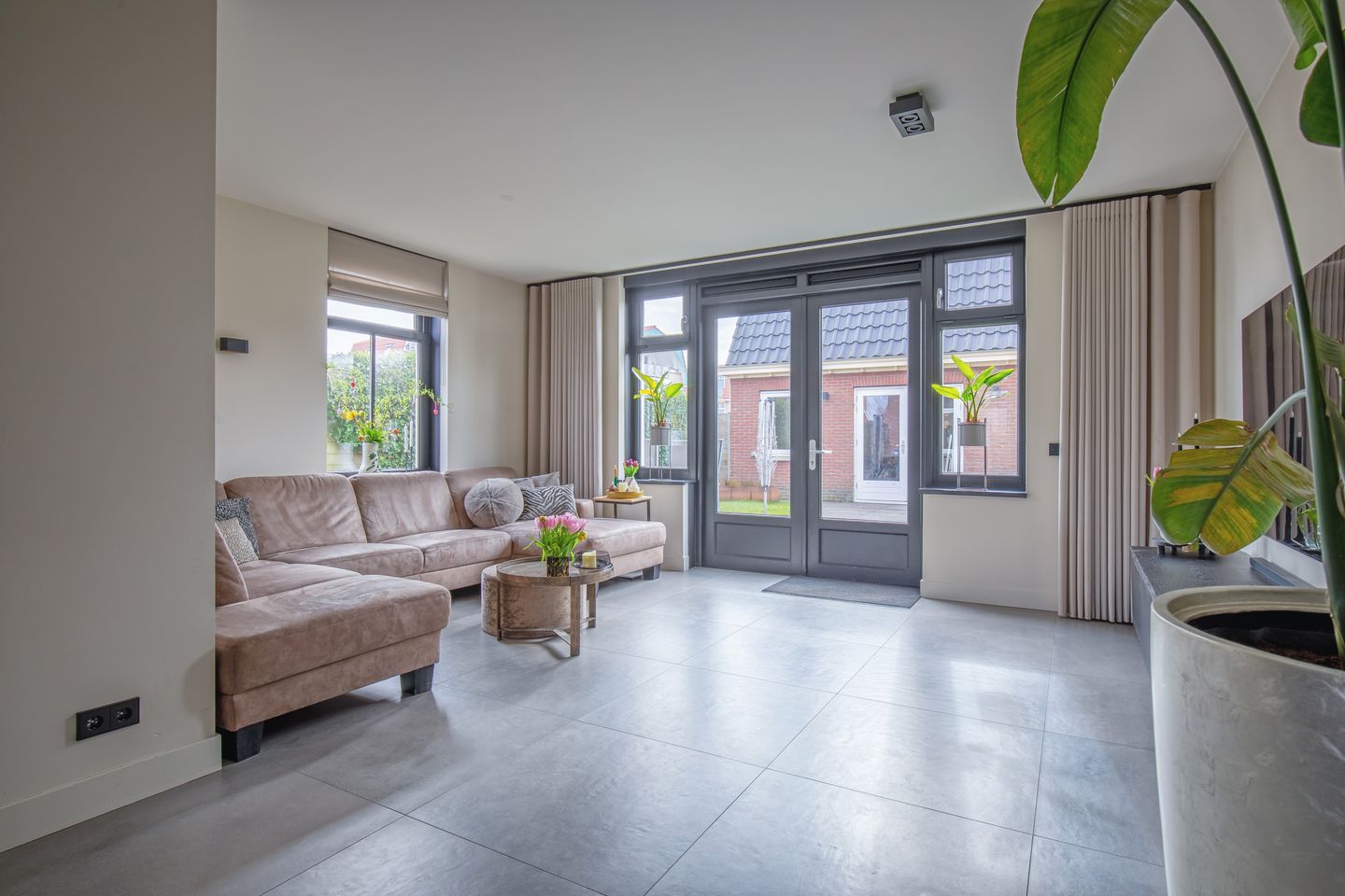 Foto 5 van Distelvlinder 47