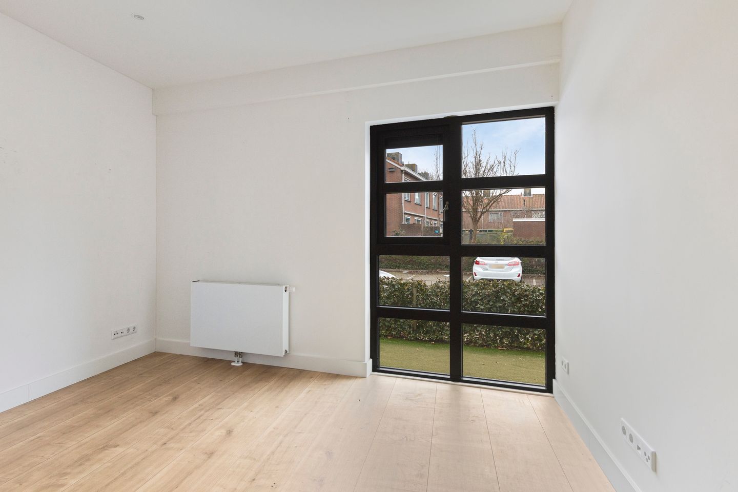 Photo 4 of Van Limburg Stirumlaan 36