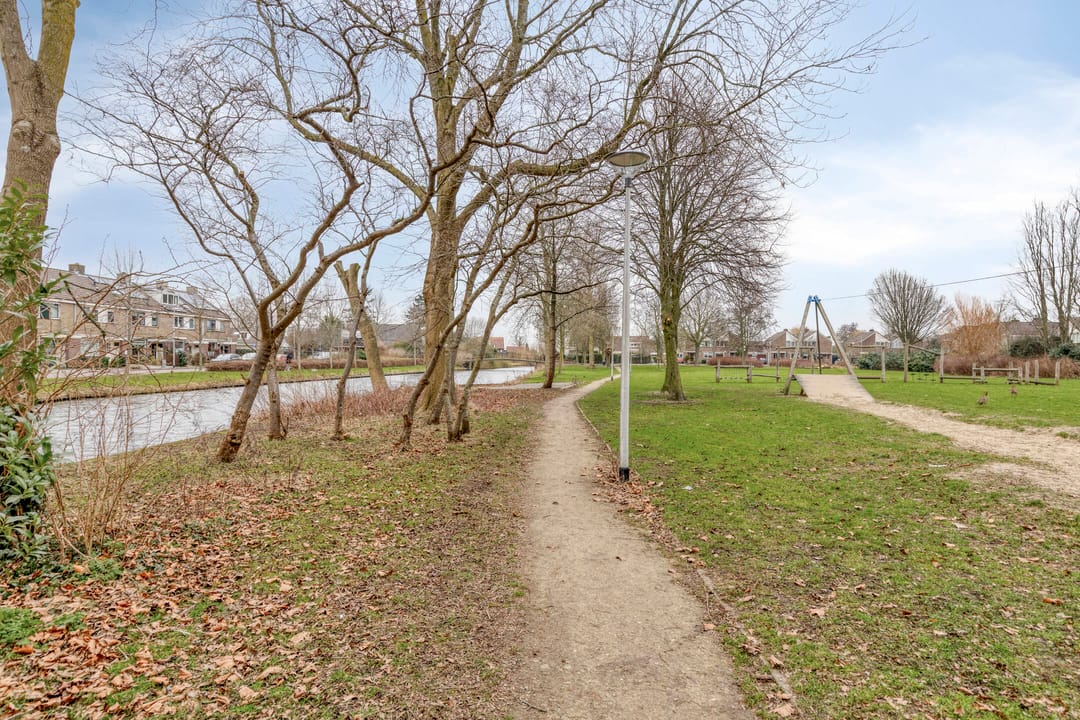 Photo 26 of Van Limburg Stirumlaan 36