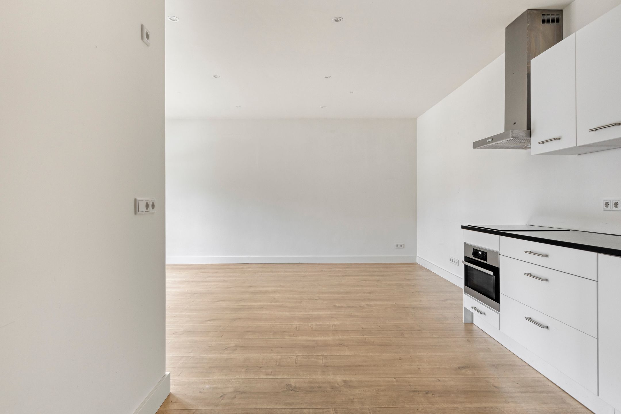 Photo 3 of Van Limburg Stirumlaan 36