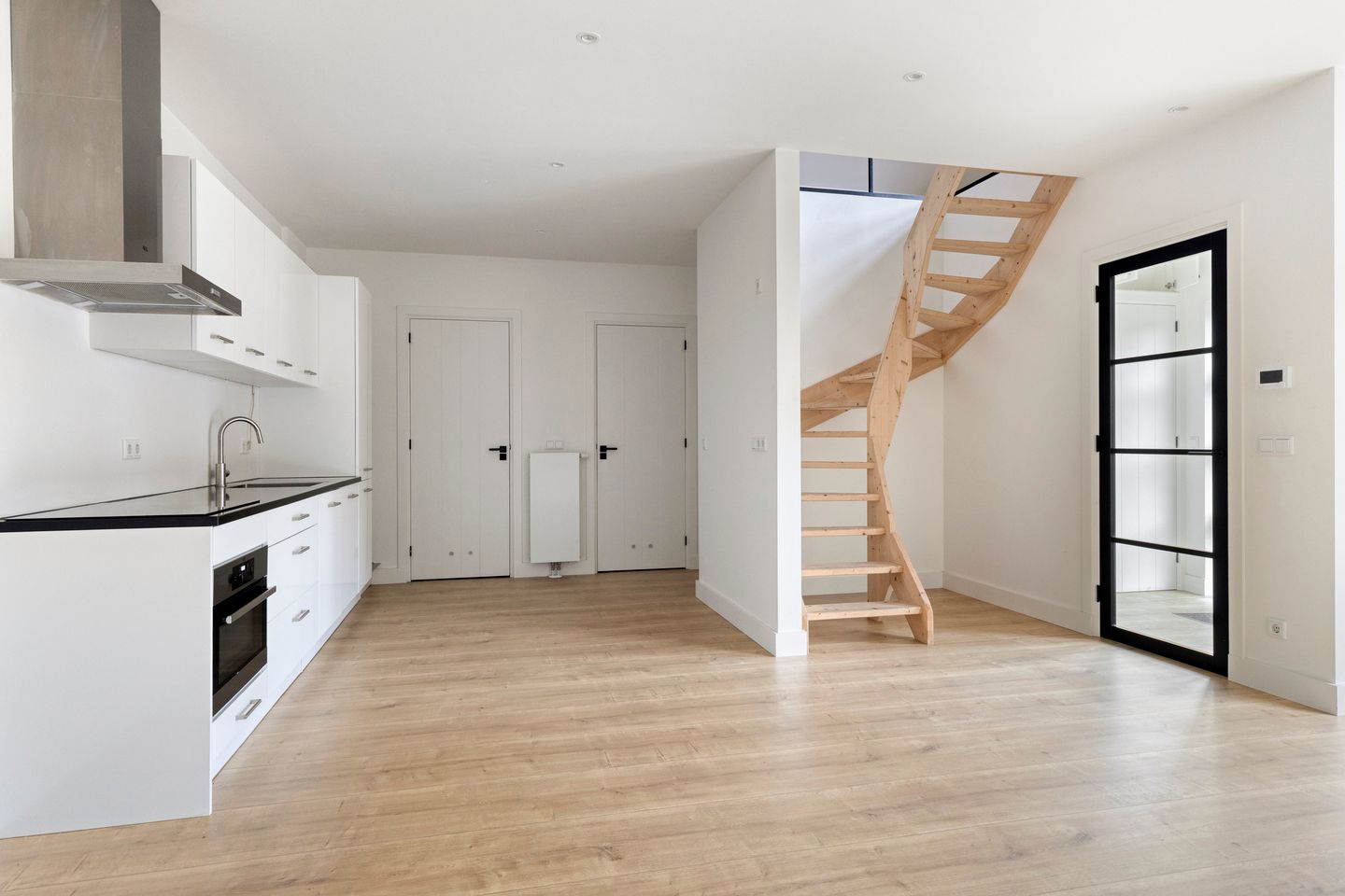 Photo 10 of Van Limburg Stirumlaan 36