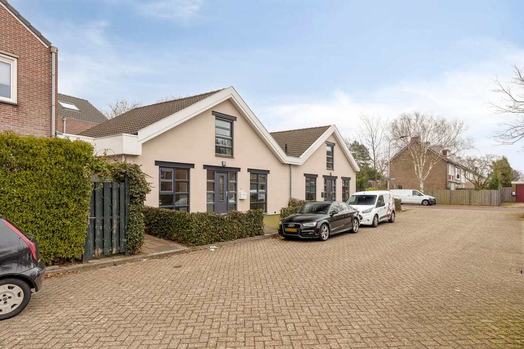 Photo 23 of Van Limburg Stirumlaan 36