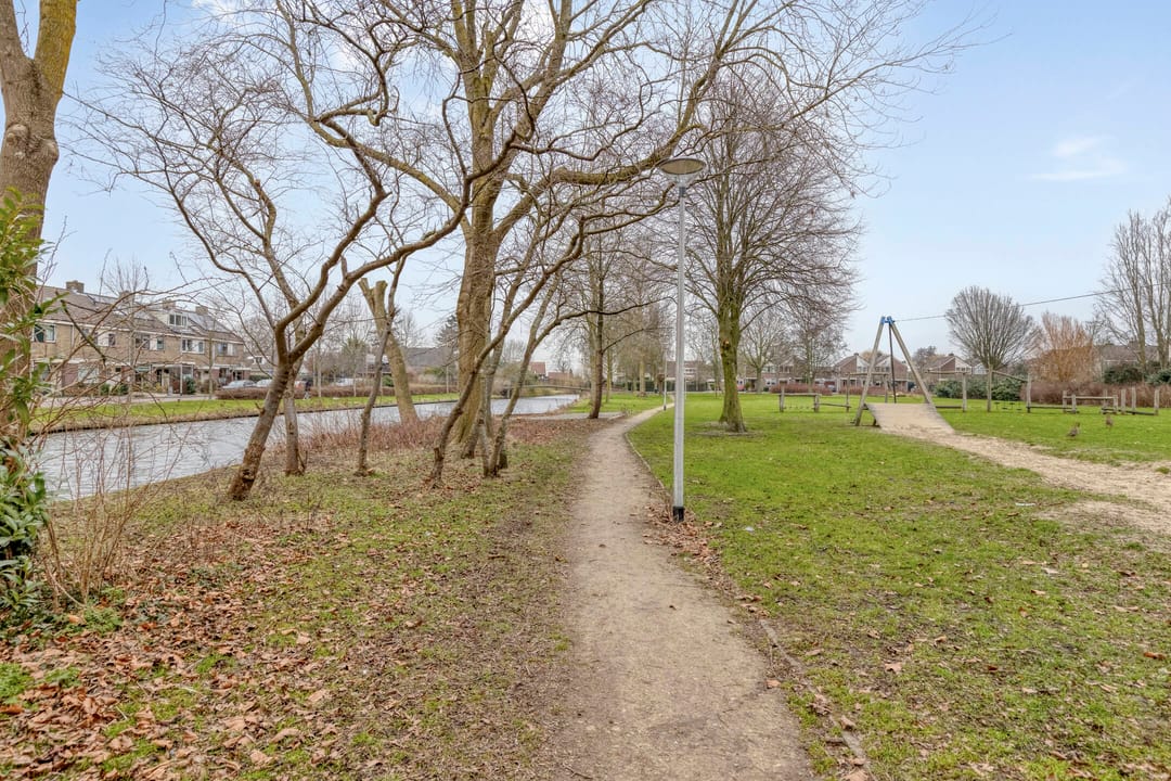 Foto 26 van Van Limburg Stirumlaan 36-B