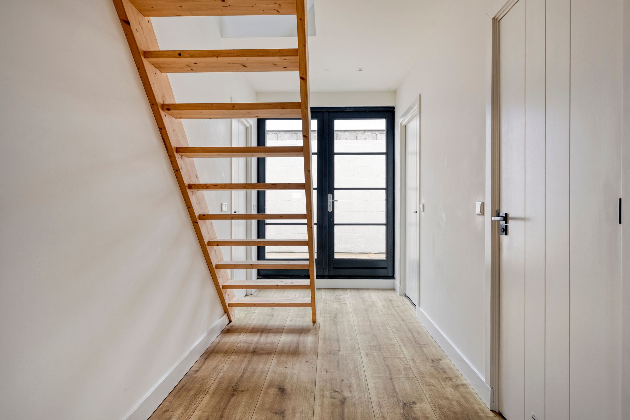 Foto 18 van Van Limburg Stirumlaan 36-B