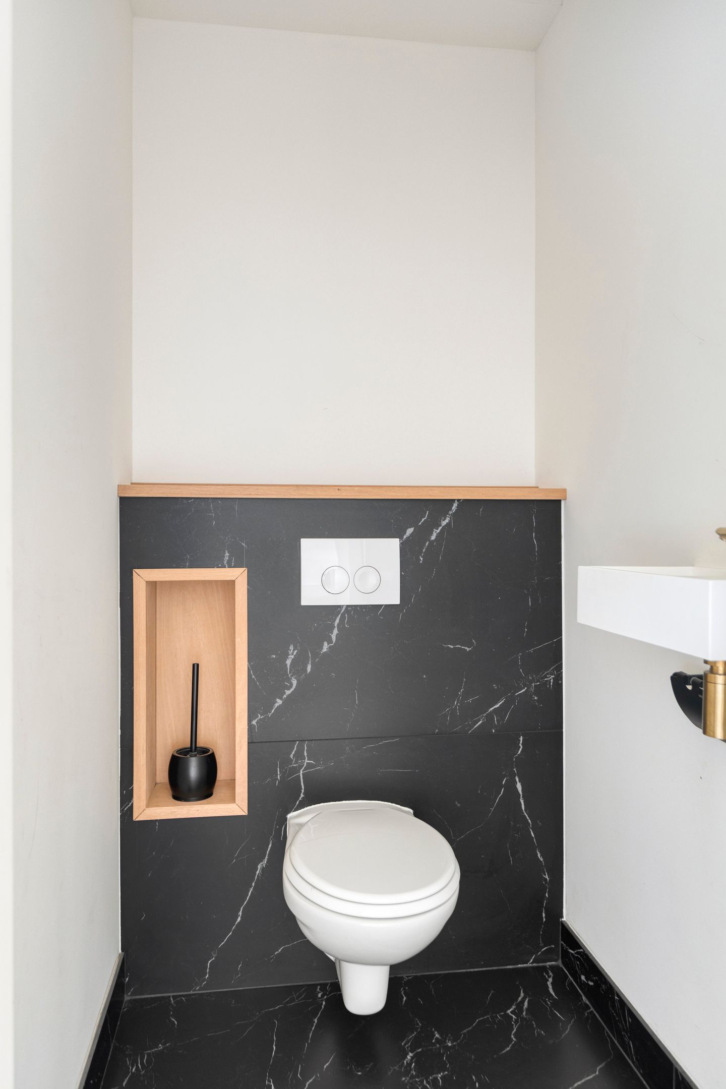 Photo 14 of Van Limburg Stirumlaan 36