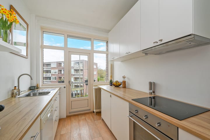 Photo 3 of Resedastraat 24