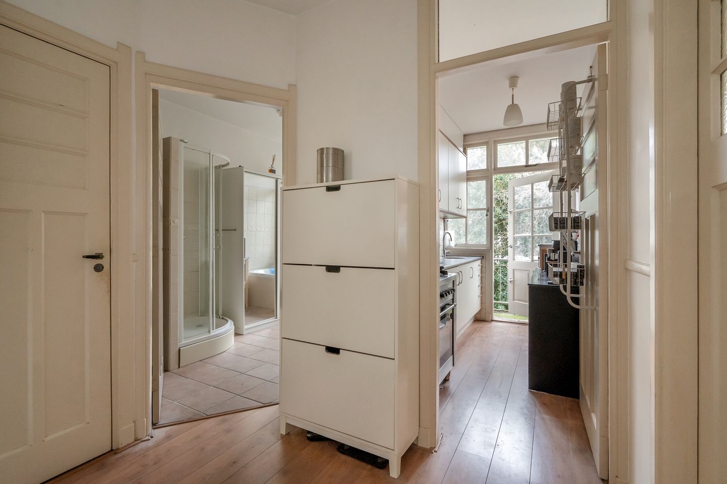 Foto 19 van Caan van Necklaan 195