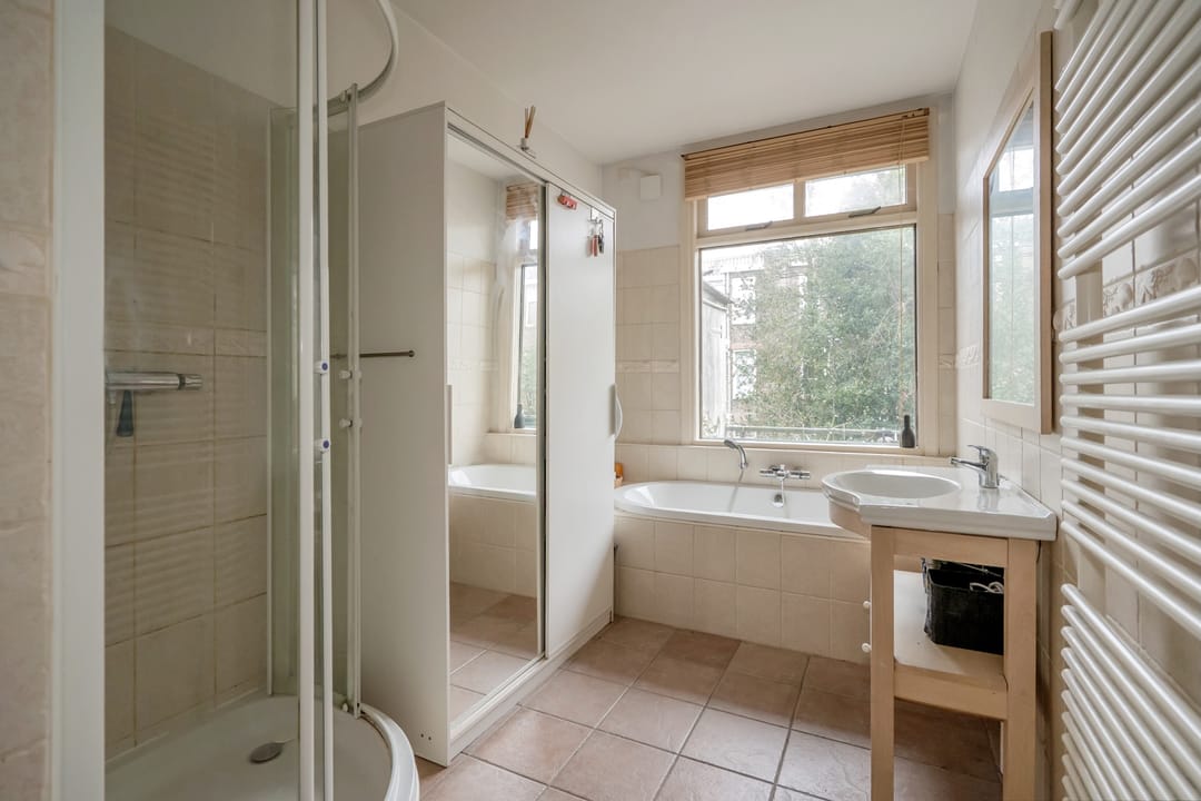 Foto 22 van Caan van Necklaan 195