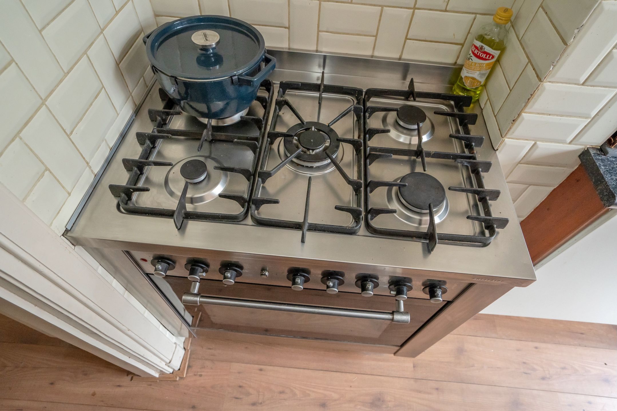 Foto 21 van Caan van Necklaan 195